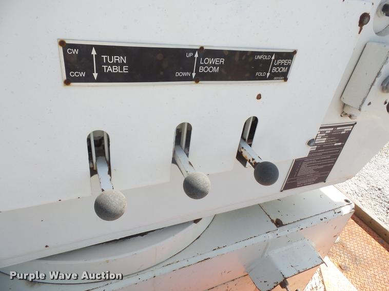 image for item DC5356 1985 Ford F800 bucket truck