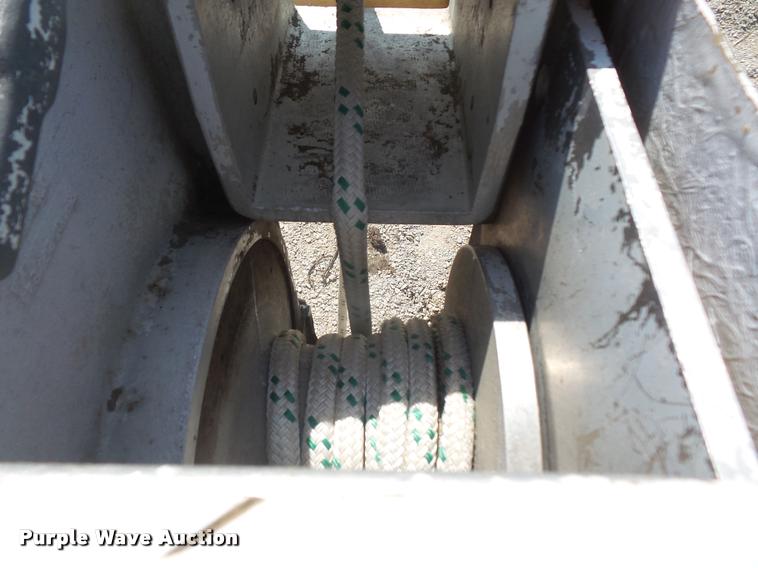 image for item DC5356 1985 Ford F800 bucket truck