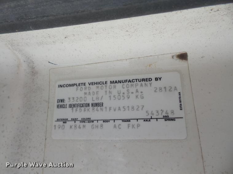 image for item DC5356 1985 Ford F800 bucket truck