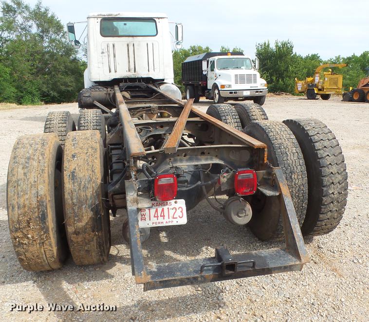 image for item DC5411 1999 International 8100 cab and chassis