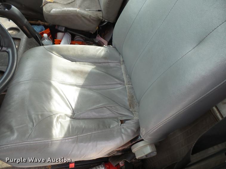 image for item DC5411 1999 International 8100 cab and chassis