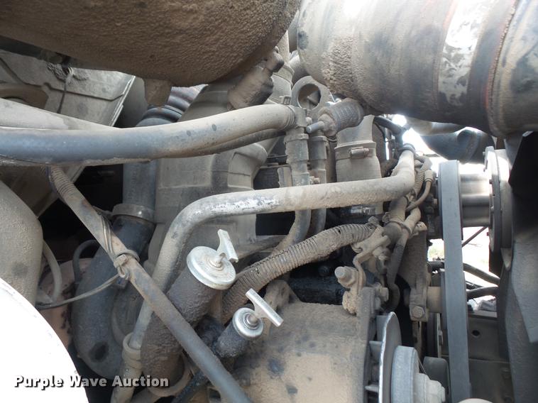 image for item DC5411 1999 International 8100 cab and chassis