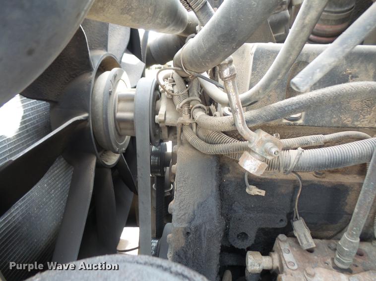 image for item DC5411 1999 International 8100 cab and chassis