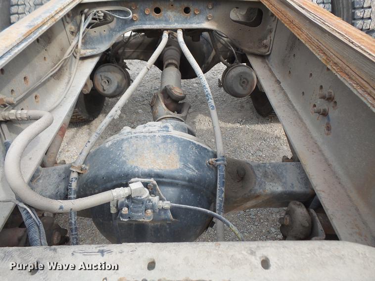 image for item DC5411 1999 International 8100 cab and chassis