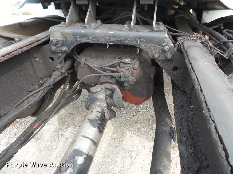 image for item DC5411 1999 International 8100 cab and chassis