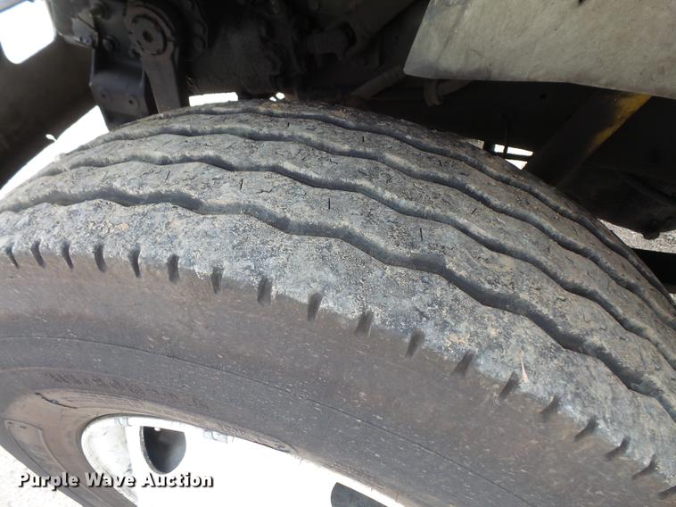 image for item DC5411 1999 International 8100 cab and chassis