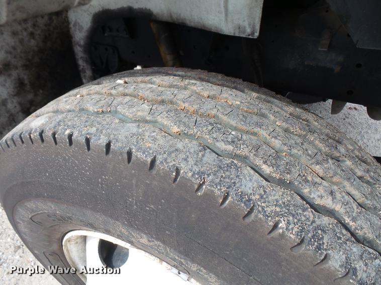 image for item DC5411 1999 International 8100 cab and chassis