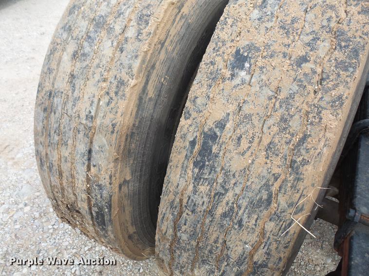 image for item DC5411 1999 International 8100 cab and chassis