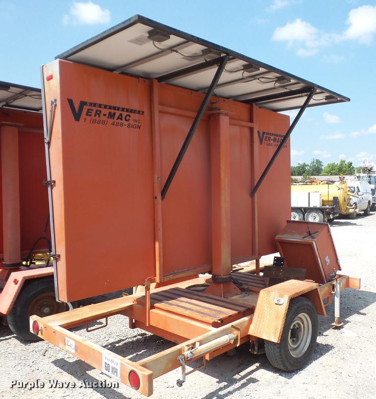 image for item DC5463 2001 Ver-Mac PCMS 1210 message board trailer