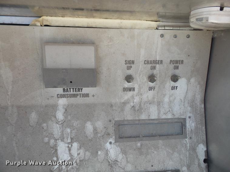 image for item DC5463 2001 Ver-Mac PCMS 1210 message board trailer