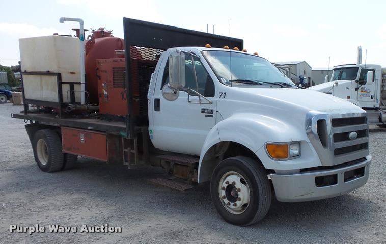 image for item DC5468 2009 Ford F650 Sper Duty flatbed truck