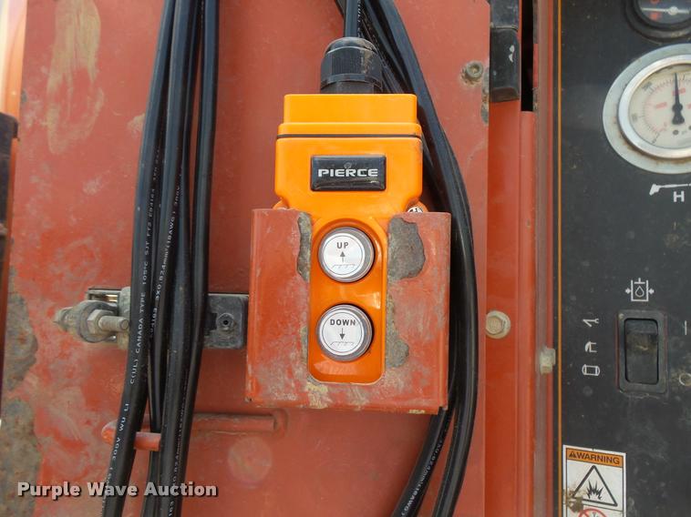 image for item DC5468 2009 Ford F650 Sper Duty flatbed truck