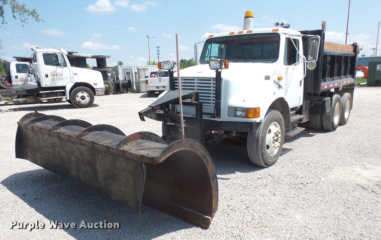 image for item DC5469 1999 International 4900 dump truck