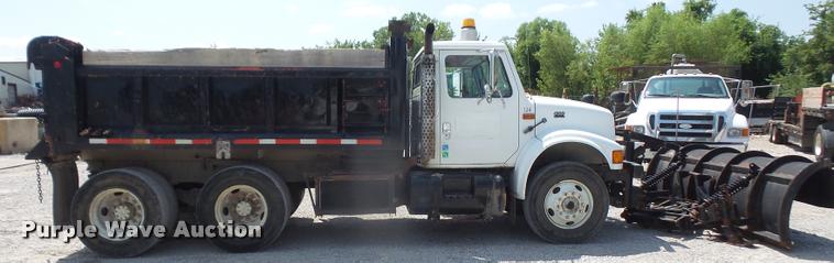 image for item DC5469 1999 International 4900 dump truck