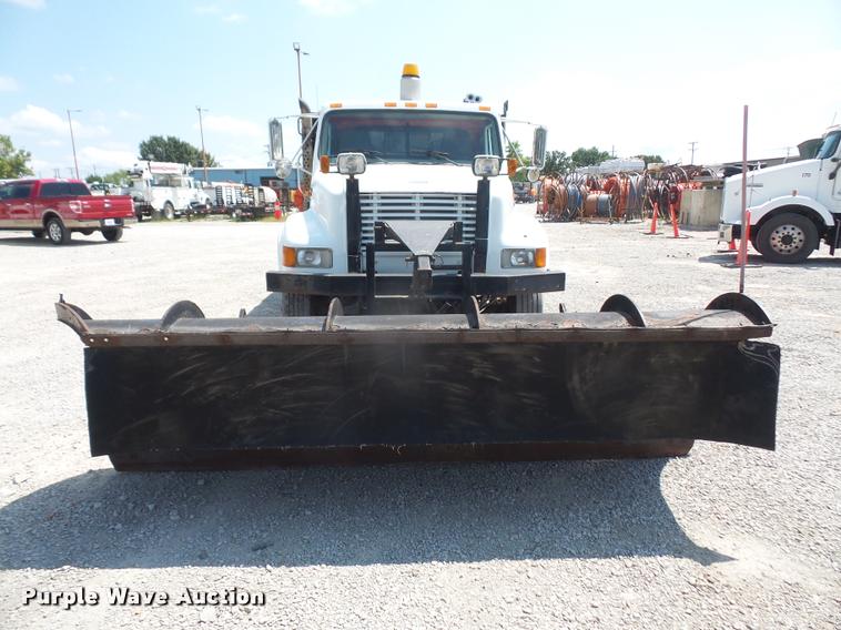 image for item DC5469 1999 International 4900 dump truck