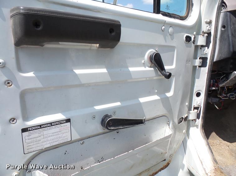 image for item DC5469 1999 International 4900 dump truck