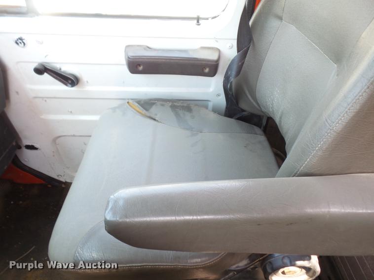 image for item DC5469 1999 International 4900 dump truck