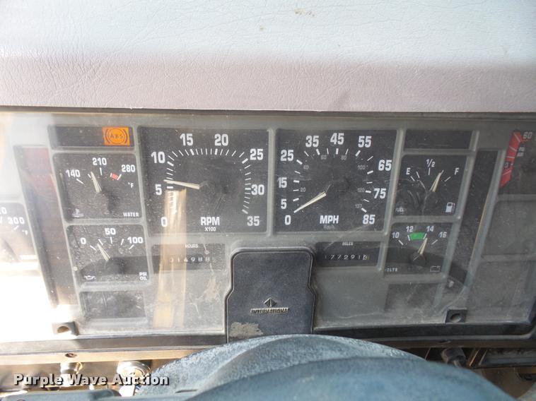 image for item DC5469 1999 International 4900 dump truck