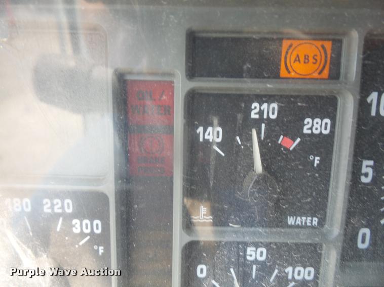 image for item DC5469 1999 International 4900 dump truck