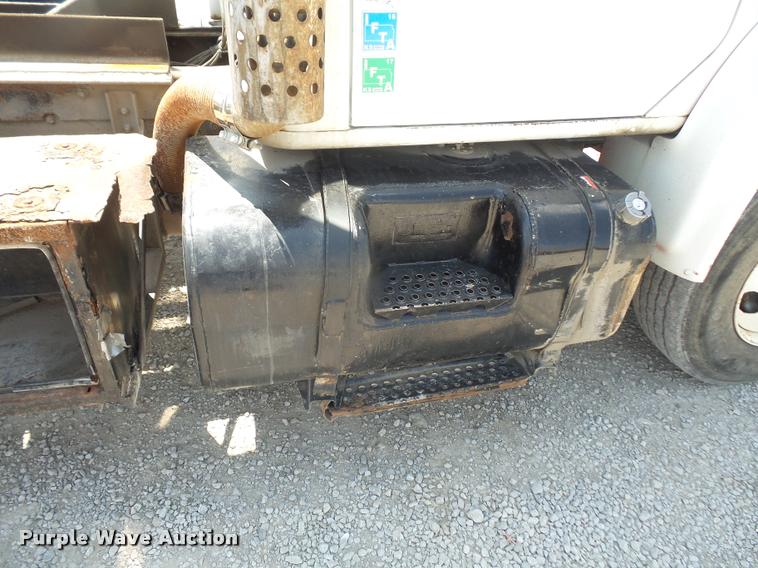 image for item DC5469 1999 International 4900 dump truck