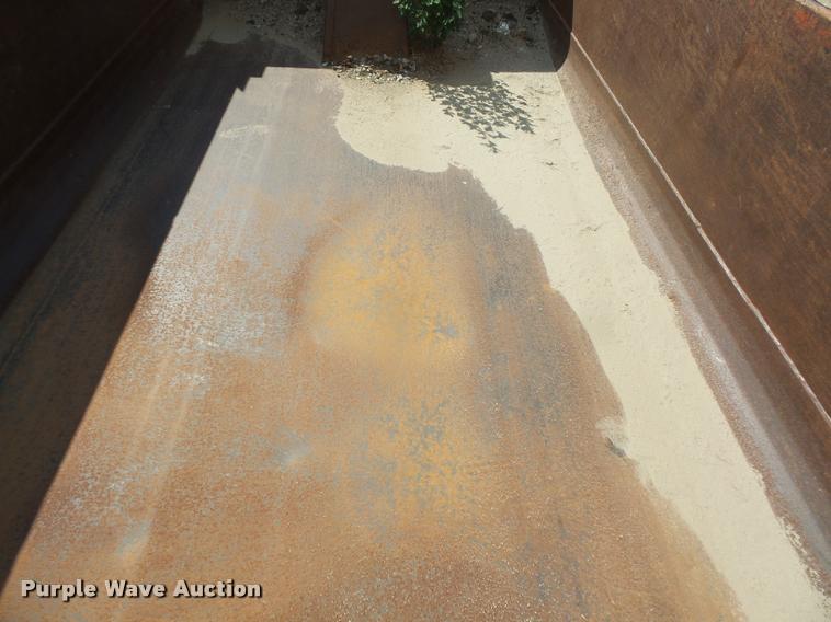 image for item DC5469 1999 International 4900 dump truck