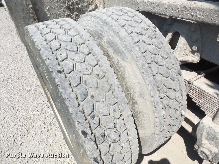 image for item DC5469 1999 International 4900 dump truck