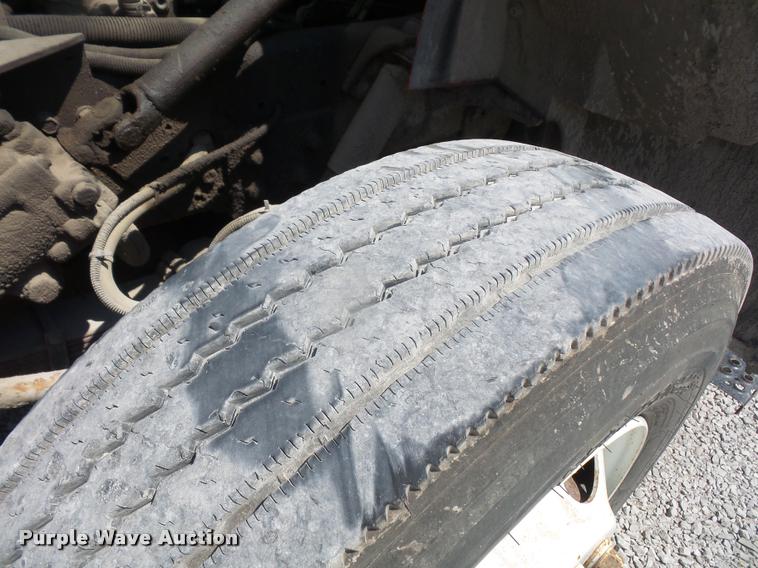 image for item DC5469 1999 International 4900 dump truck