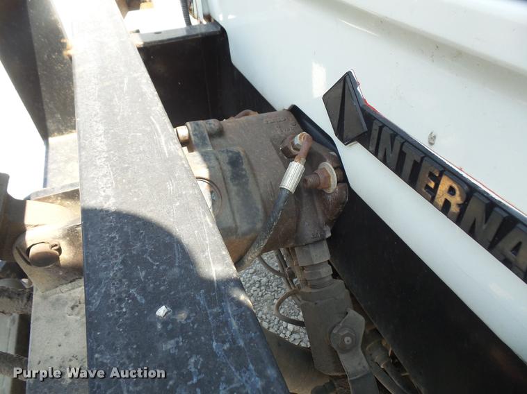 image for item DC5469 1999 International 4900 dump truck