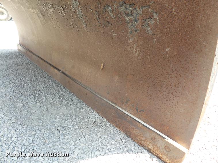 image for item DC5469 1999 International 4900 dump truck