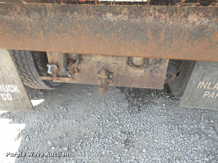 image for item DC5469 1999 International 4900 dump truck