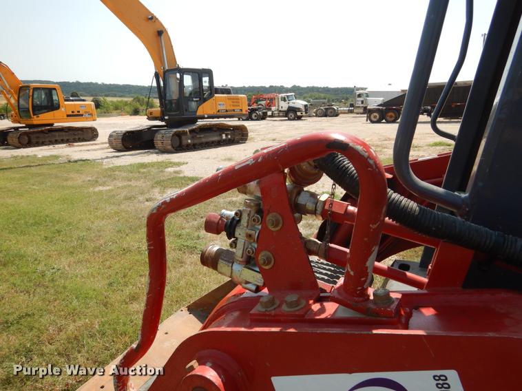 image for item DC5988 Takeuchi TL8 skid steer