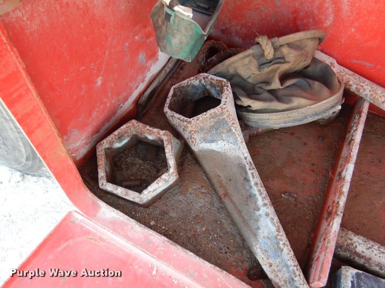 image for item DC5991 1990 Kenworth T450 winch truck