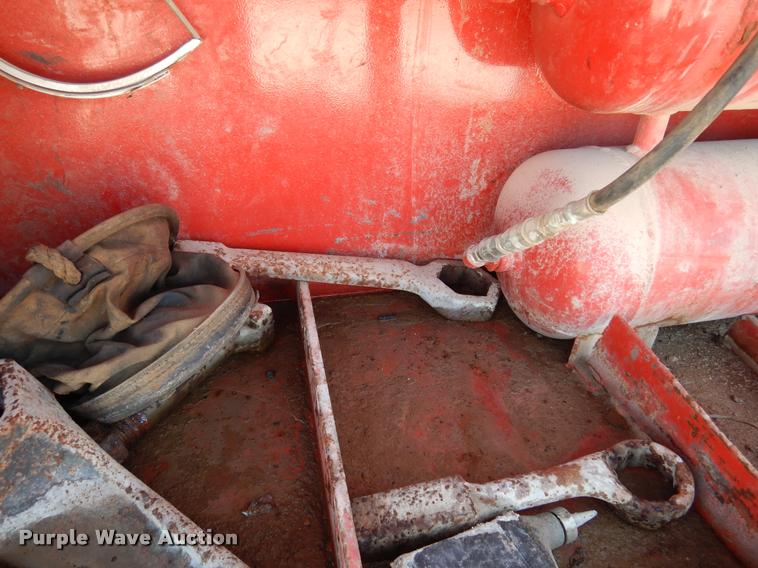 image for item DC5991 1990 Kenworth T450 winch truck