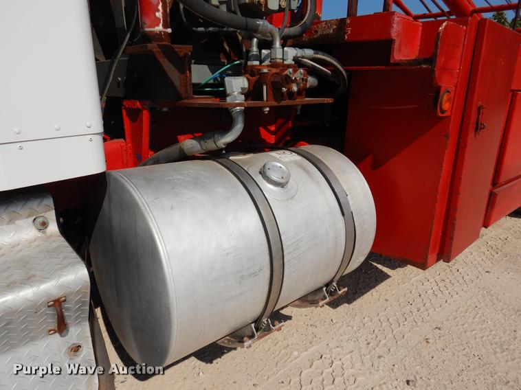 image for item DC5991 1990 Kenworth T450 winch truck