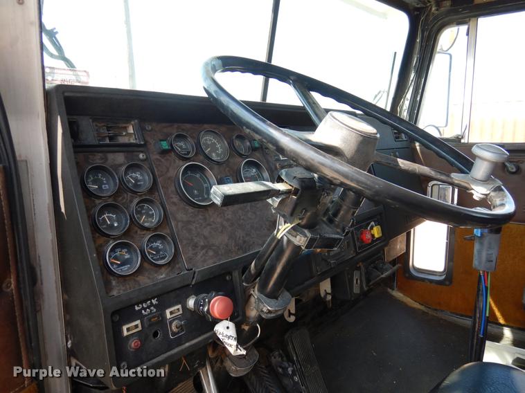 image for item DC5991 1990 Kenworth T450 winch truck