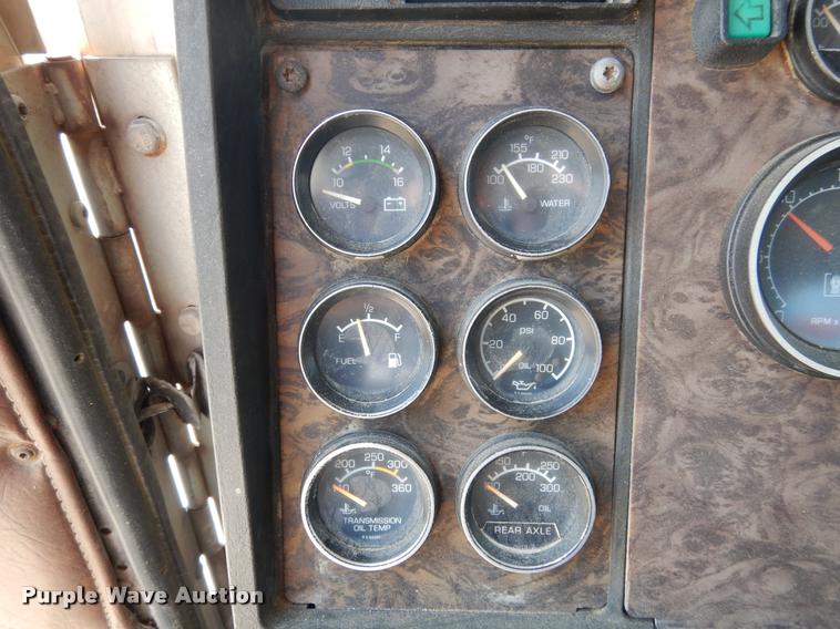 image for item DC5991 1990 Kenworth T450 winch truck