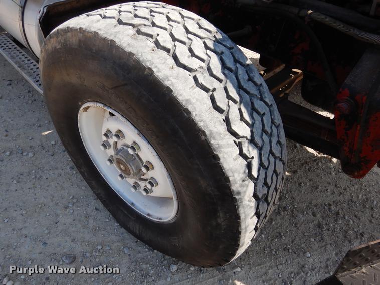 image for item DC5991 1990 Kenworth T450 winch truck