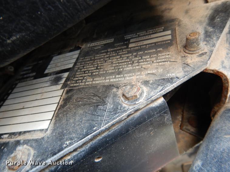 image for item DC5991 1990 Kenworth T450 winch truck