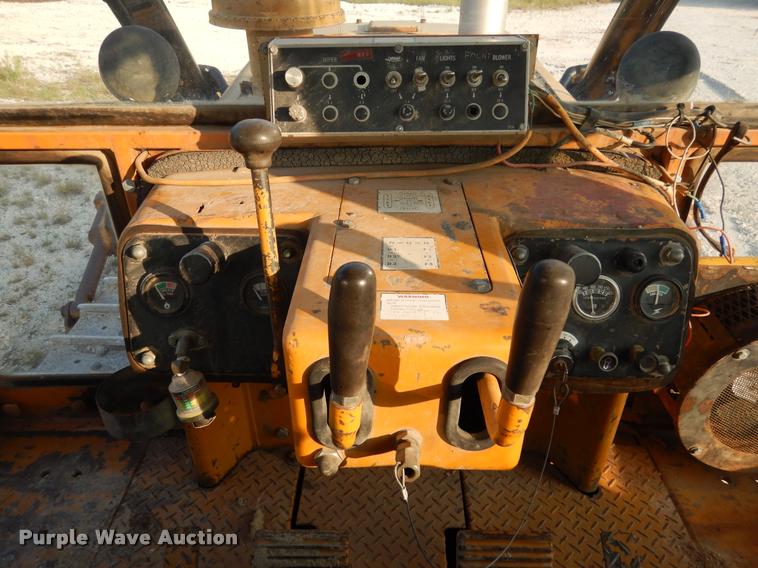 image for item DC5992 Komatsu D65E-6 dozer