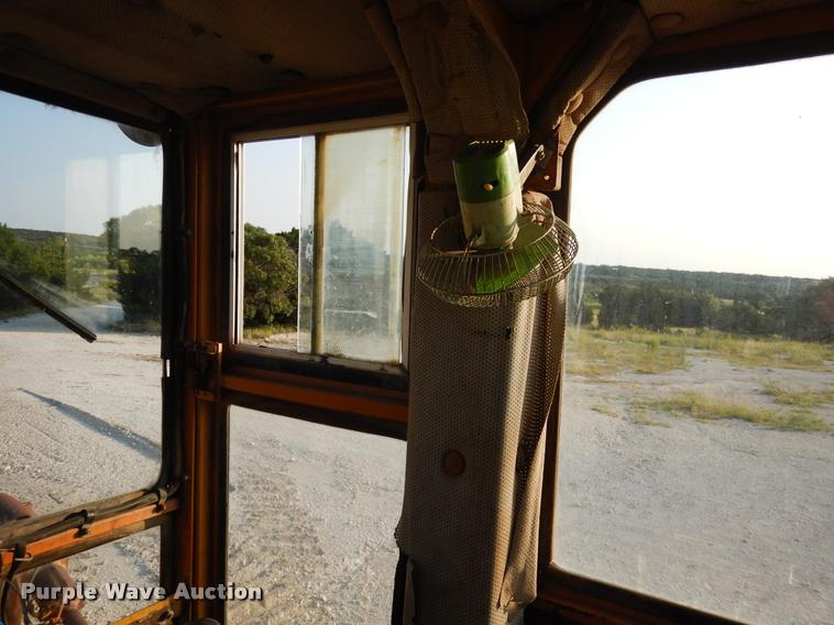 image for item DC5992 Komatsu D65E-6 dozer