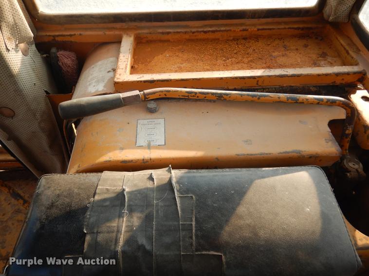 image for item DC5992 Komatsu D65E-6 dozer