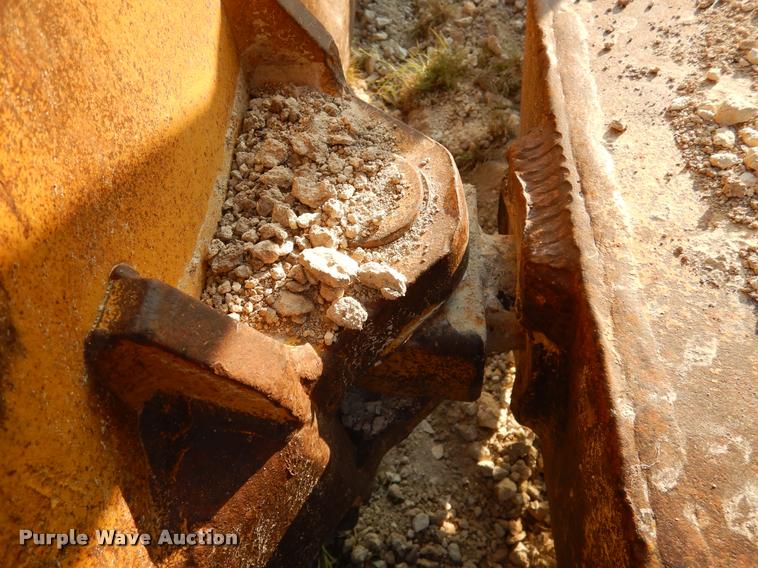 image for item DC5992 Komatsu D65E-6 dozer