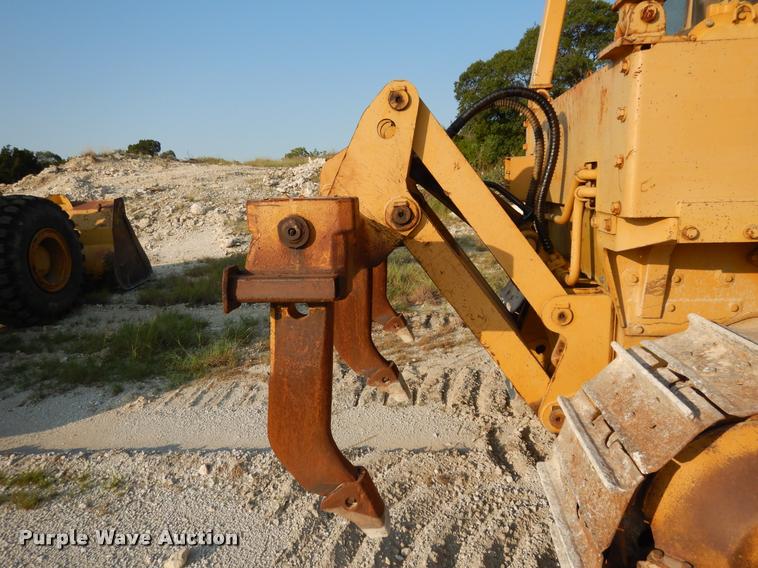 image for item DC5992 Komatsu D65E-6 dozer
