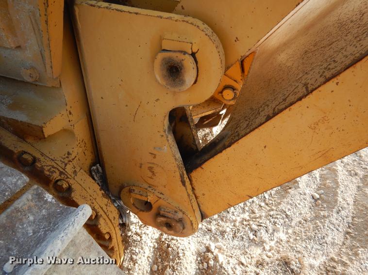image for item DC5992 Komatsu D65E-6 dozer