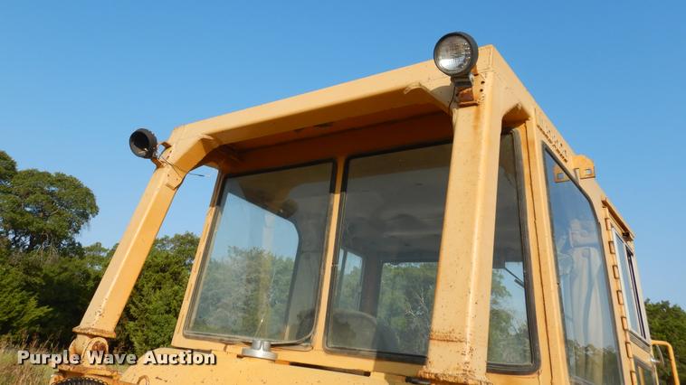 image for item DC5992 Komatsu D65E-6 dozer