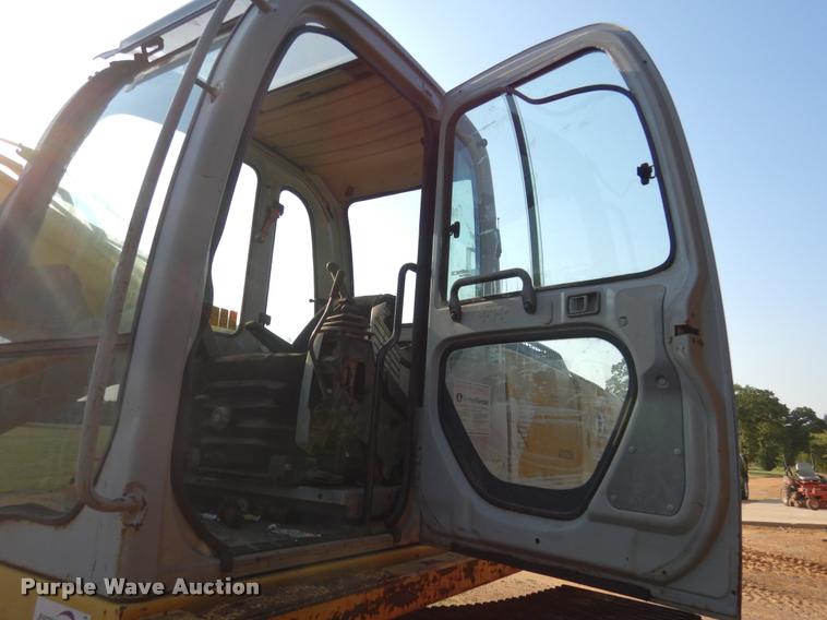 image for item DC5993 2002 Kobelco SK330LC-6E excavator