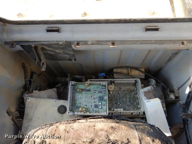 image for item DC5993 2002 Kobelco SK330LC-6E excavator