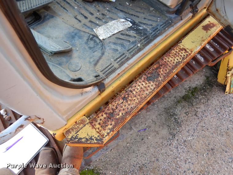 image for item DC5993 2002 Kobelco SK330LC-6E excavator