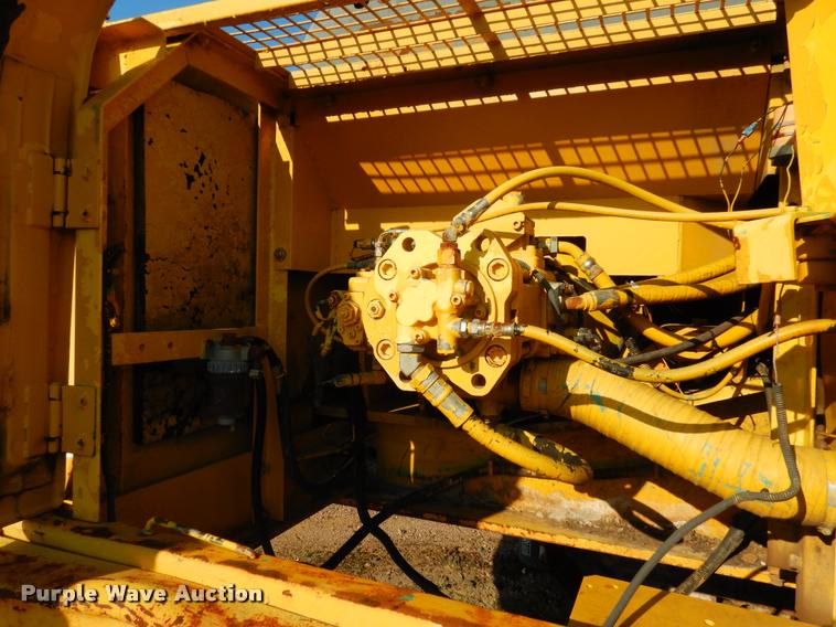 image for item DC5993 2002 Kobelco SK330LC-6E excavator