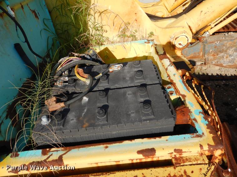 image for item DC5993 2002 Kobelco SK330LC-6E excavator